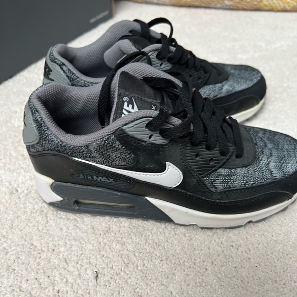 Nike Air Force - Picture 3 of 3